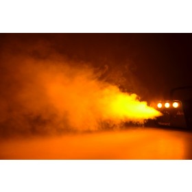 BeamZ S700-Led Nebelmaschine mit Flammeneffekt